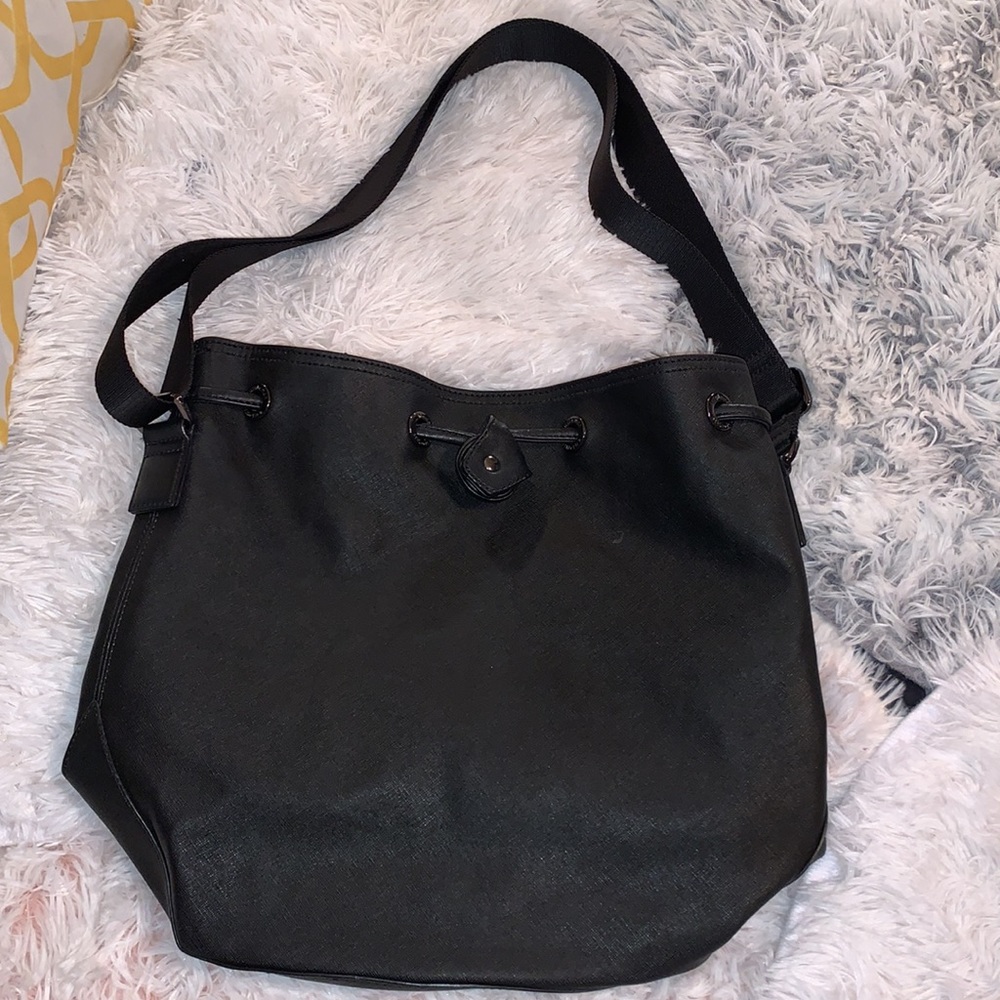 COPY - LULULEMON BLACK ATHLETICA BUCKET HANDBAG/CROSSBODY - Picture 1 of 15